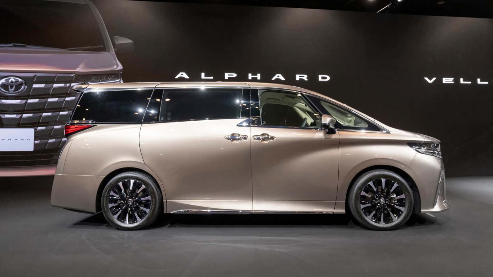 Ντεμπούτο για τα νέα Toyota Alphard και Vellfire